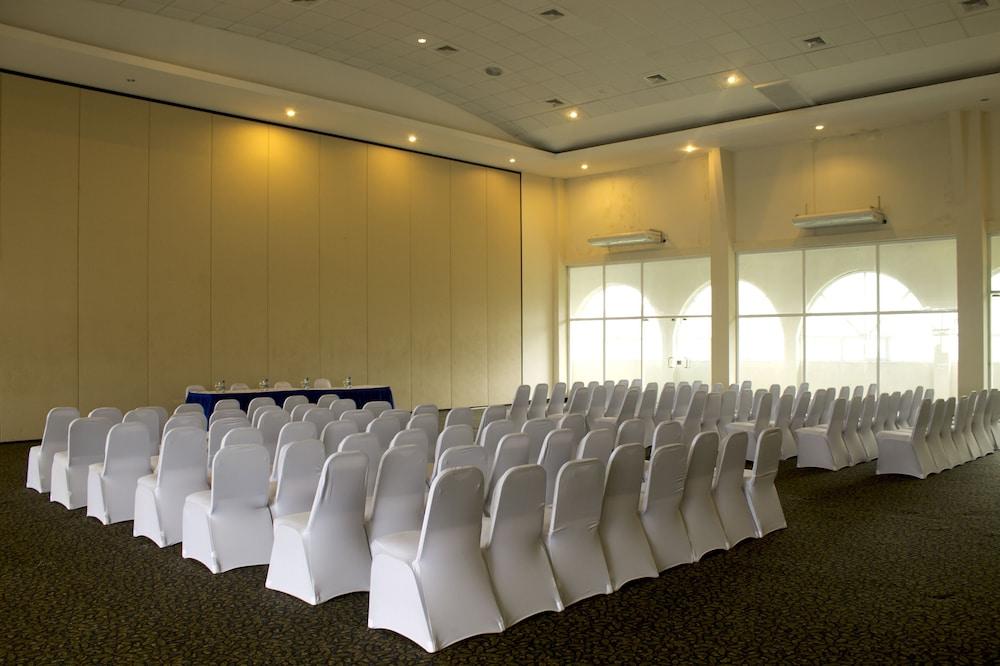Avalon Grand 3* Panama City